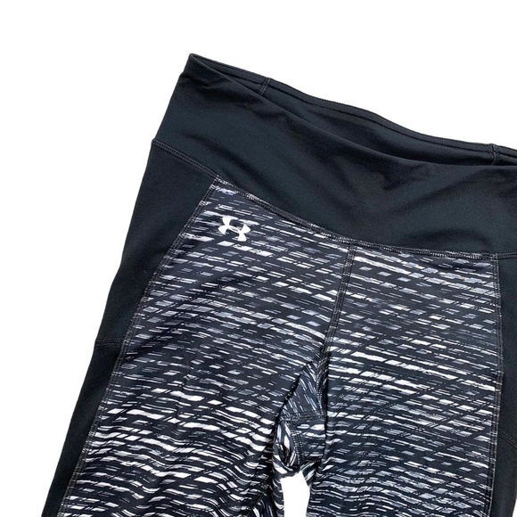 Under Armour Black and White Printed Workout Capri Leggings Size Small - Picture 17 of 17